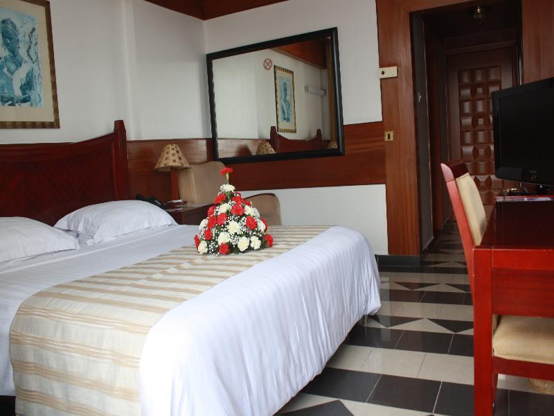 Peacock Hotel Dar es Salaam Exterior photo